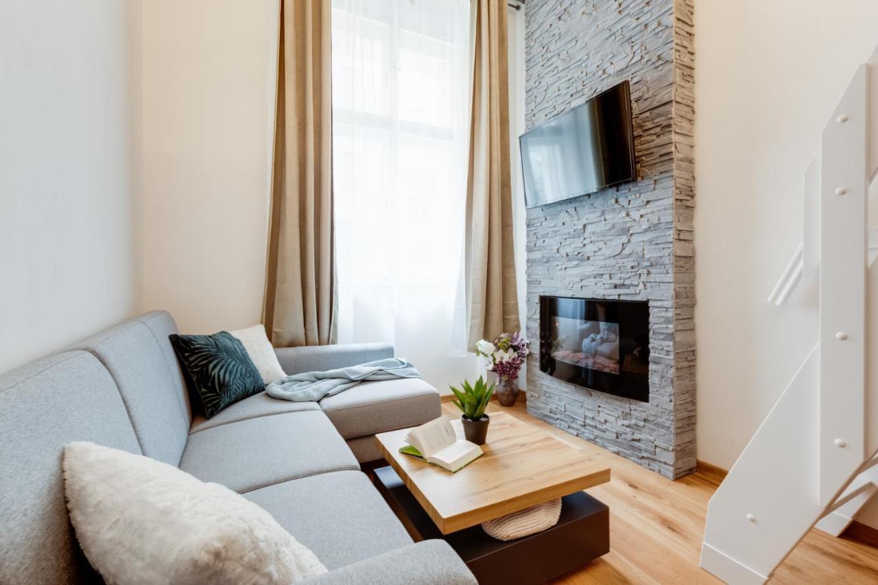 Dream Duplex On Riverside Prague Exterior photo